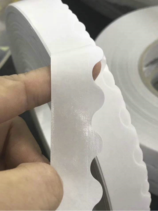 Kaksipuolinen pitsiteippi