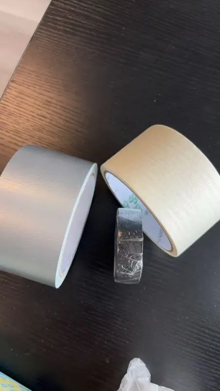 Yleisesti käytetyt itseliimautuvat materiaalit ja niiden ominaisuudet